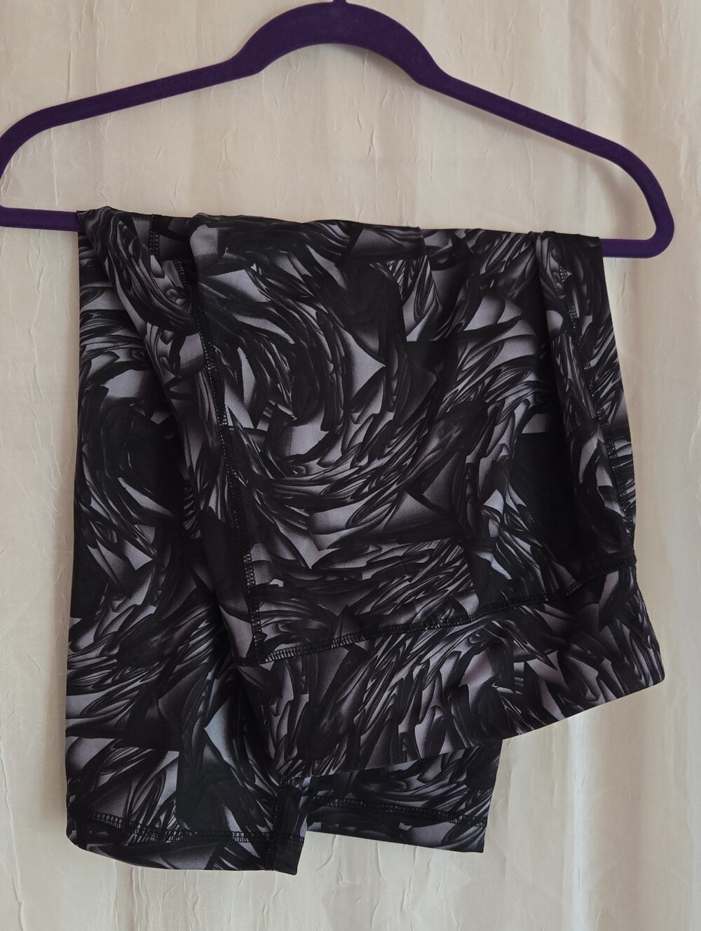 Black and Gray Abstract Performance Capris
